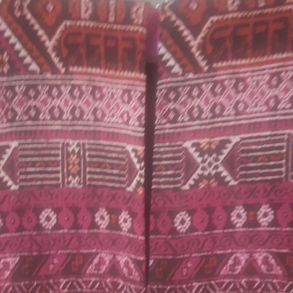 Long sleeve geometric  pattern tunic. 338 - Picture 6 of 7